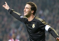 开云体育链接-MVP榜第五！詹皇绝杀者成NBA最大奇迹，岂止1亿合同，他真值3个亿，詹皇最后时刻收比赛